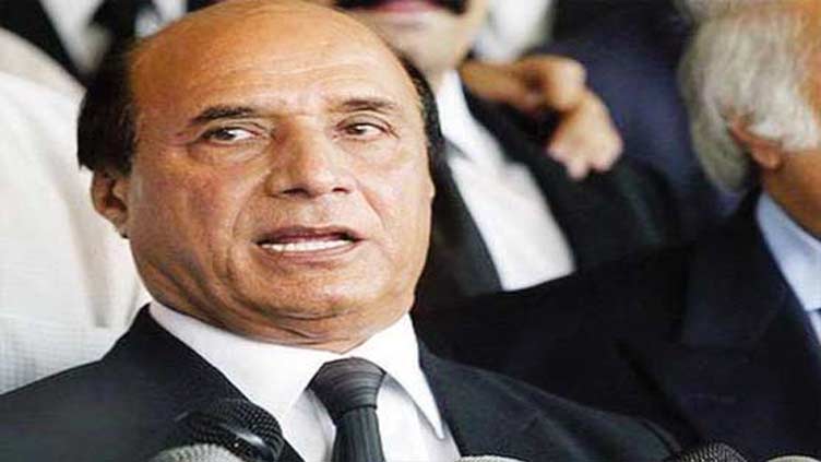 Panic as Latif Khosa, other lawyers stuck in IHC's elevator for half an hour