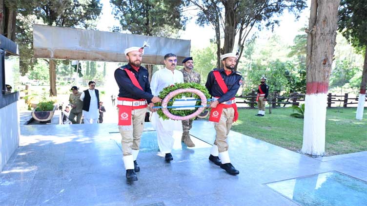 PM lays floral wreath on martyrs' monument in GB