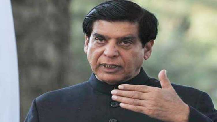 Former prime minister and National Assembly Speaker Raja Pervaiz Ashraf claims that the return of Nawaz Sharif, the leader of the Muslim League (N), has been eased through an agreement. Responding to a query about Nawaz Sharif's return and whether it's linked to a deal, Ashraf replied that trust-building would likely be a prerequisite for his return. He also emphasised the importance of Nawaz Sharif's health (in order to lead the country). Read more: PM rules out deal in Nawaz Sharif's decision to return When asked about the status of upcoming elections, he said the PPP was right in demanding a level playing field.
