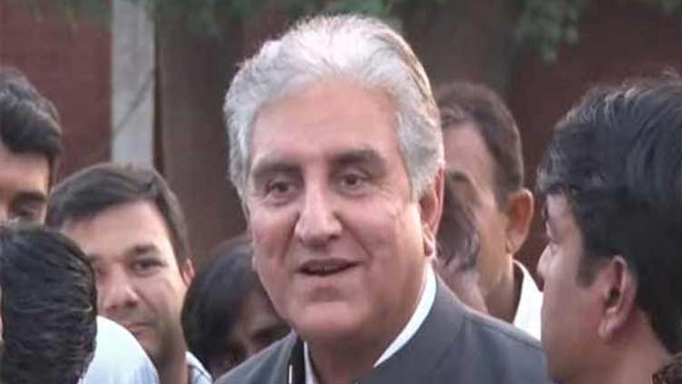 Cipher case: Qureshi requests special court to summon President Alvi