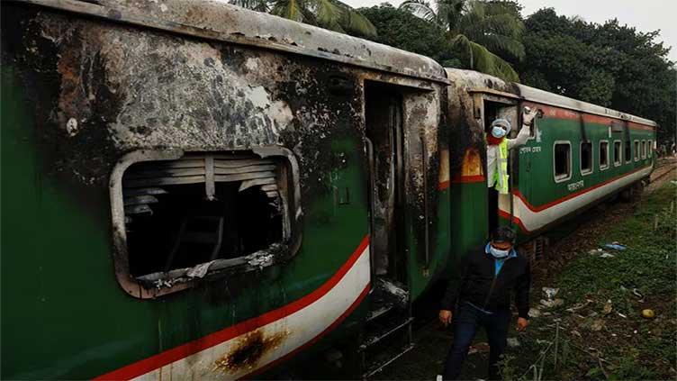Bangladesh train blaze kills four as opposition calls strike