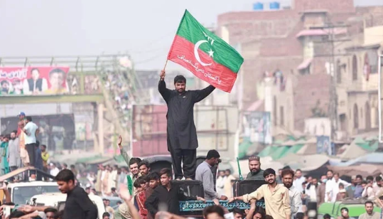 Father kills son for hoisting PTI's flag at home in Peshawar