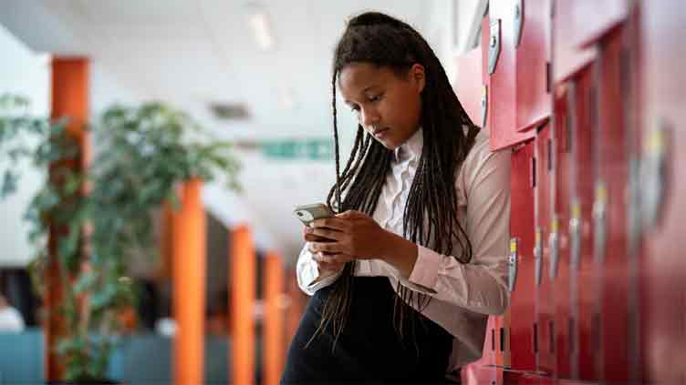 Tackling technology side effects: Govt crackdown on mobile phones in England schools