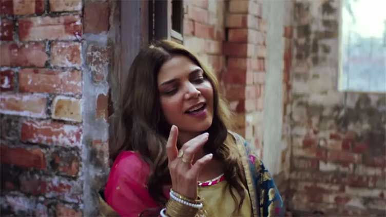 Hadiqa Kiani's new song 'Inna Akhiyan' pays tribute to ailing persons