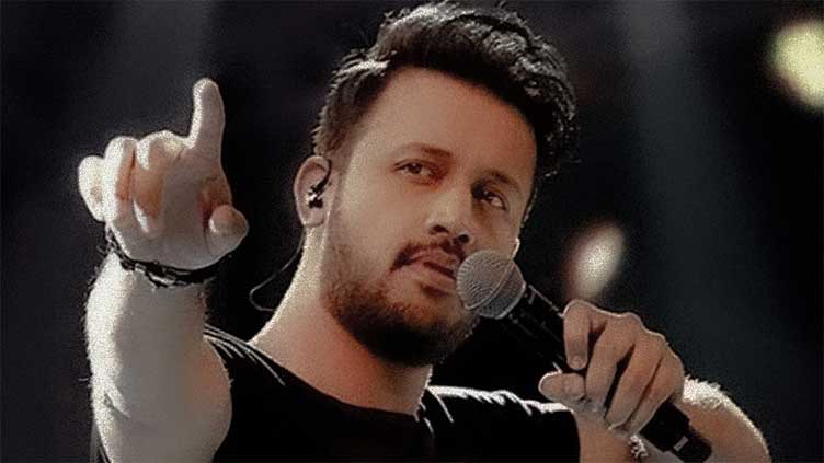 A-lister Atif Aslam reflects on early days of musical journey, revealing he was 14 when he started singing. Says life would feel empty without music. Interestingly, the iconic singing maestro has revealed years have passed to hear music. The renowned musician in his recent vlog, Welcome to My Borderless World, opened up about his changing relationship with music in the course of years. He first recounted the early days of his musical journey, "When I hit a high note, I got scared, thinking what just happened. I quickly closed the doors and came downstairs.” "I think I was 14 when I started working towards singing,” Atif added. Further acknowledging the music’s deep impact on his life, the Tera Hone Laga Hoon singer stated, “Music has had such an impact on my life that I don’t think I can live without it. Life would feel empty without music.” “Interestingly, I haven’t listened to music for many years. But now, I’ve started listening to it again, and I’m finding joy in it,” Atif shared. For the unversed, Borderless World marked a new phase of Atif Aslam's career, as an initiative to bring together talented individuals from various creative fields, including musicians, lyricists, directors, and actors.